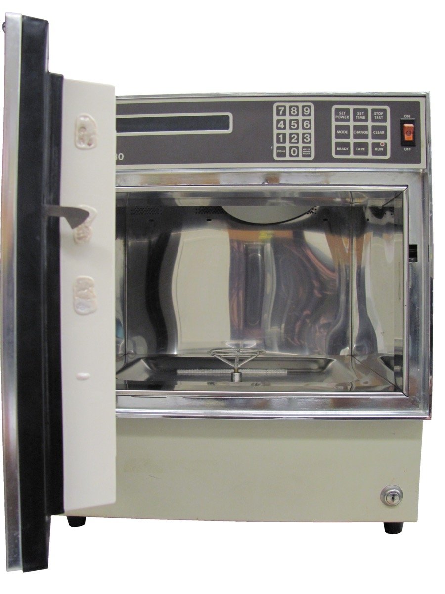 Reconditioned CEM AVC80 Microwave Moisture Analyzer, 10 g Capacity, 0.0001 g Readability